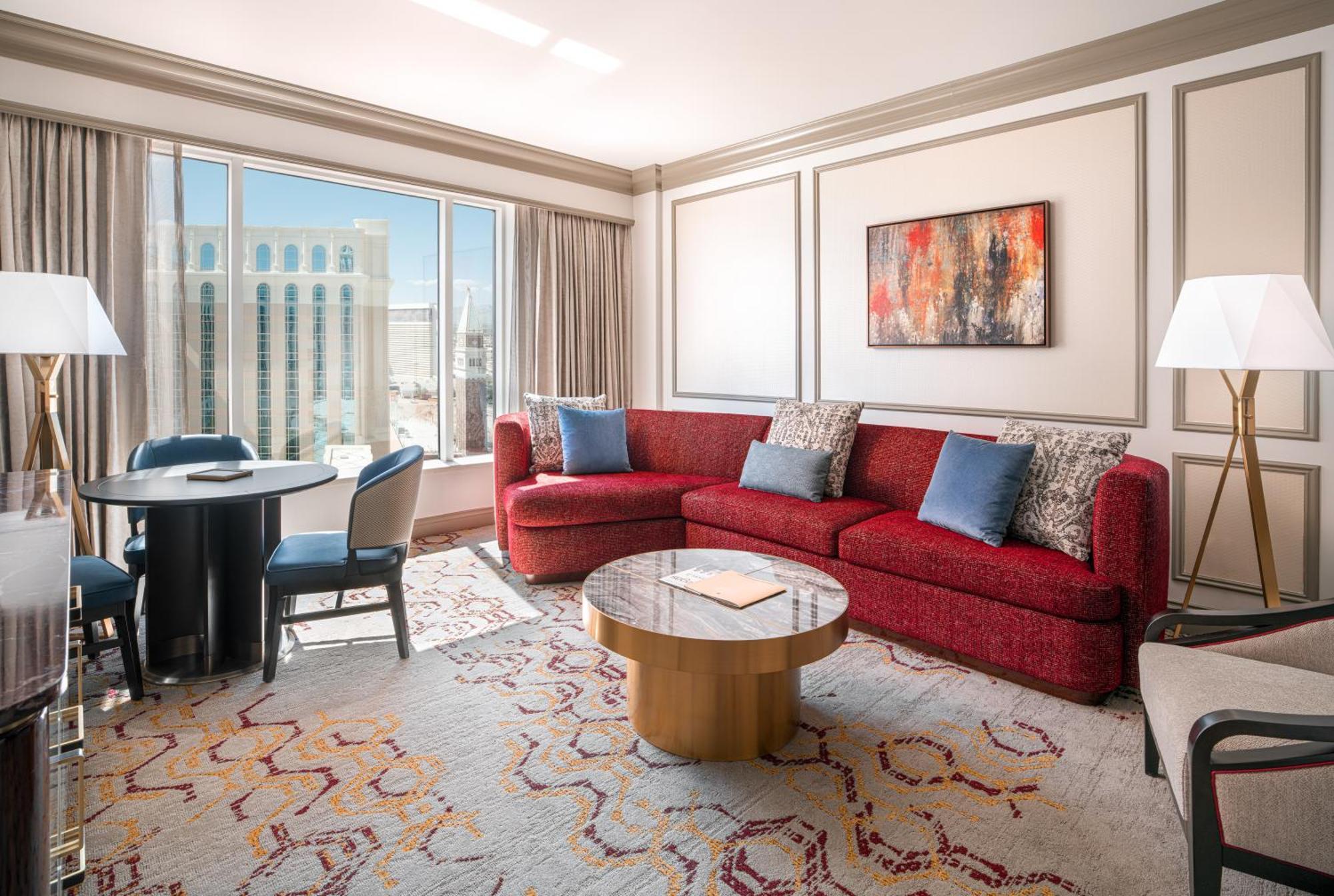 The Venetian Resort Las Vegas Zewnętrze zdjęcie A suite at the Renaissance Austin